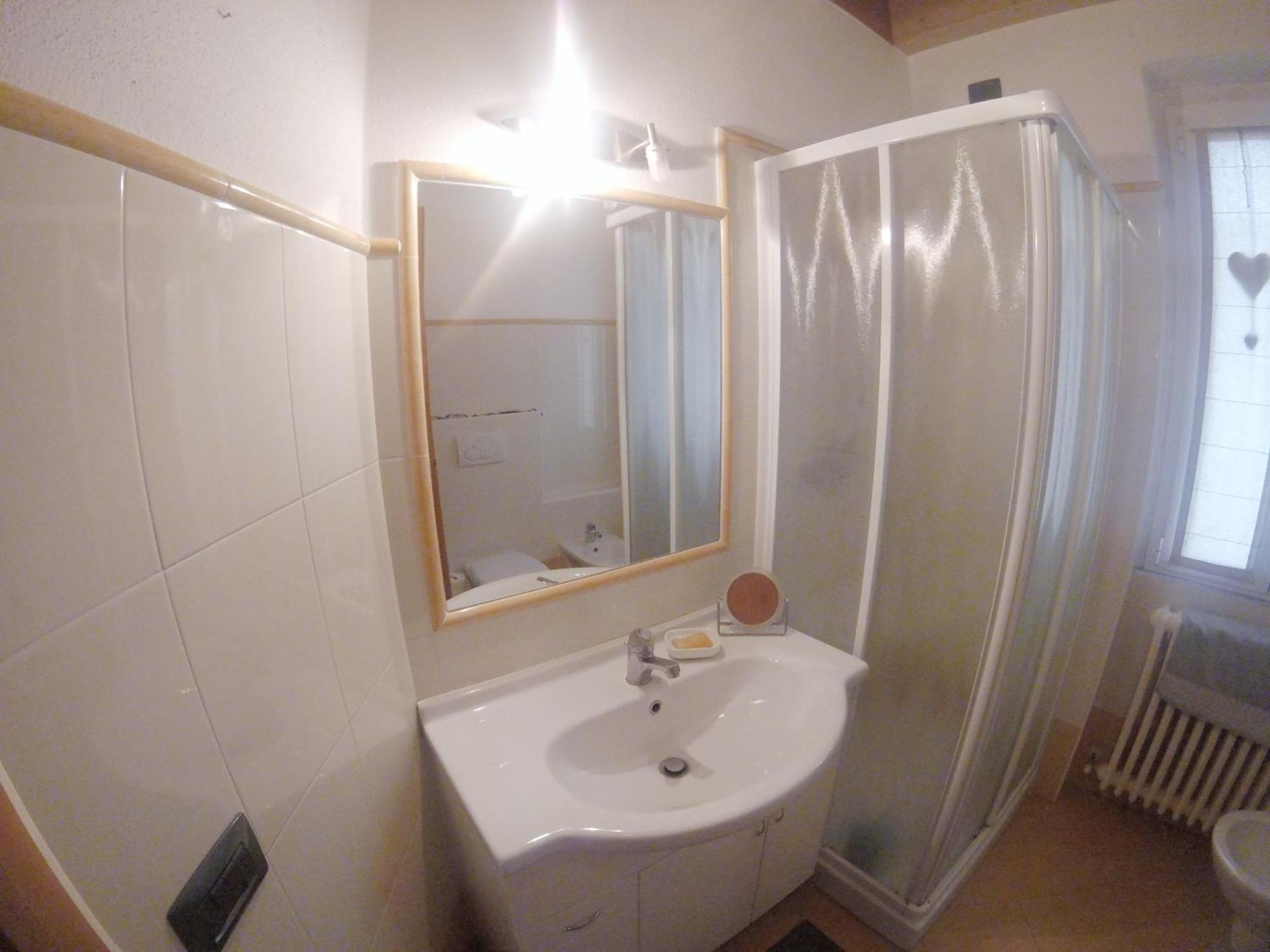 White Garden - Apartment With Access To The Lake Lierna Extérieur photo
